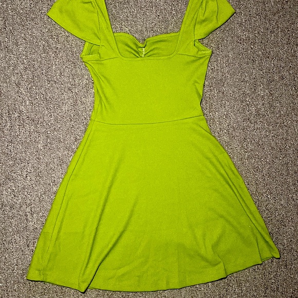 Green heart neckline summer dress - Picture 5 of 6